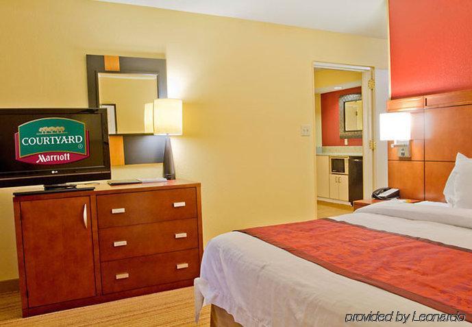 Hotel Courtyard Charlotte Airport North Habitación foto